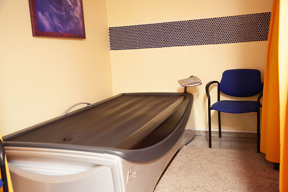 Hausarzt Arnsberg - Stoll - Leistungen - Massage-Therapie-Konzept/Medyjet Wassermassage